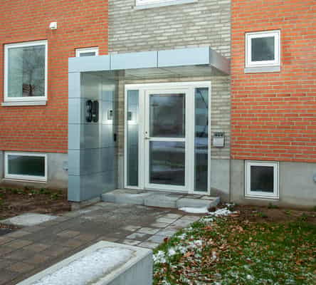 apartment Renoveret lejlighed med nye vinduer og gulve