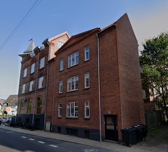 apartment Charmerende 2-værelses lejlighed med altan
