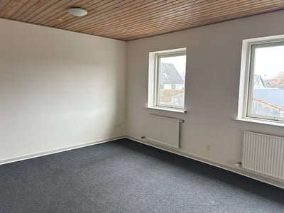 Nyistandsat 1-værelses lejlighed med moderne køkken - Søndergade, Farsø - 3