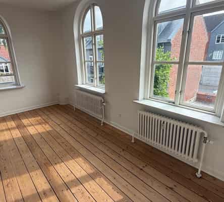 apartment Bright rooms with flexible layout and parking possibility