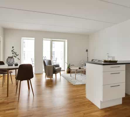 apartment Modern 95 m² apartment with balcony and parking space