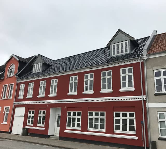 apartment Lys stuelejlighed med åben plan og fælles gårdhave