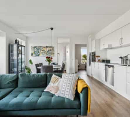 apartment Lys 3-værelses lejlighed med altan og flot udsigt