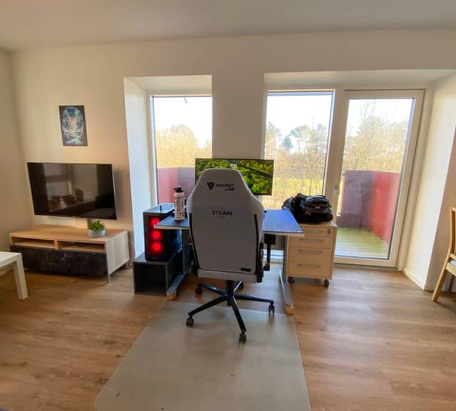 apartment Lys 2-værelses lejlighed med stor altan og parkudsigt