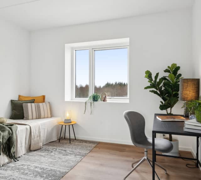 apartment Rummelig 4-værelses lejlighed med sydvendt altan
