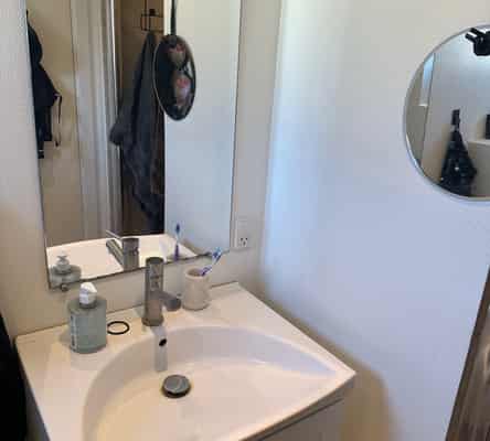 apartment Bright 2-room apartment on the upper ground floor near shopping