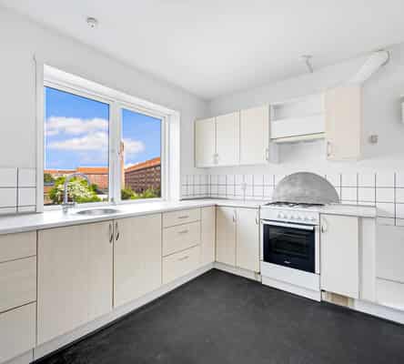 apartment Lys 3-værelses lejlighed nær Østre Anlæg, 93 m²