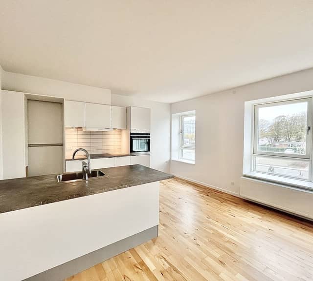 apartment Title: Bright and Modern 3-Room Apartment in Aalborg