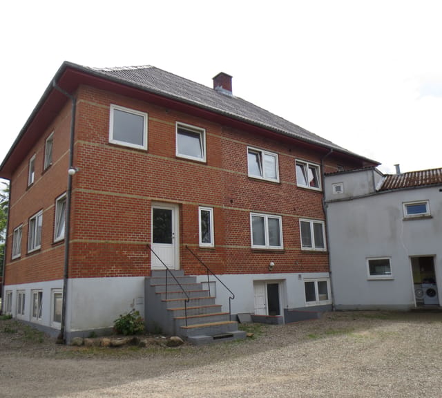 apartment Rummelig 2-værelses lejlighed i god stand