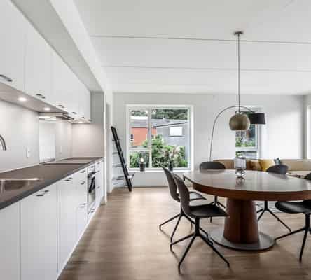 apartment Comfortable and Bright Single-Story Apartments with Elevator and Balcony