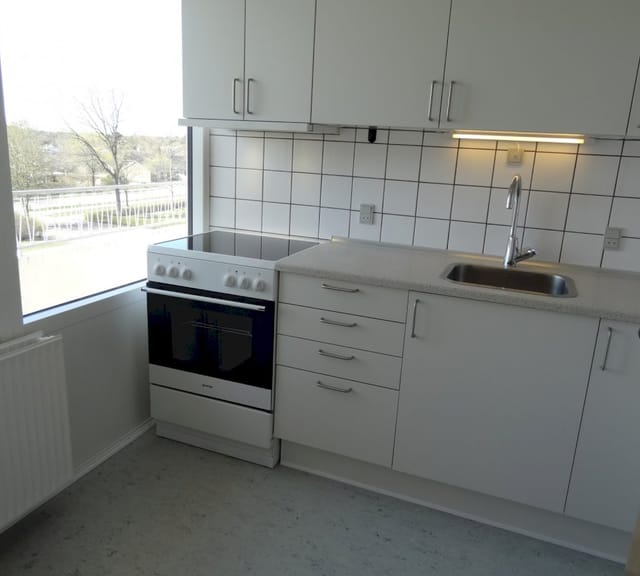 apartment Bright apartment with balcony and ample parking