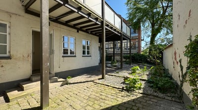 Rummelig 3-værelses citylejlighed med egen have - Søndergade, Odense C - 1