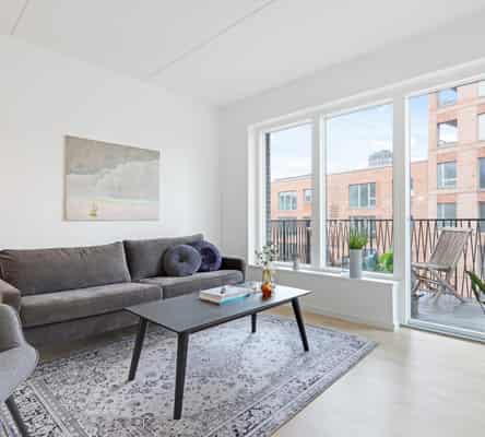 apartment Lys 3-værelses lejlighed med altan og elevator