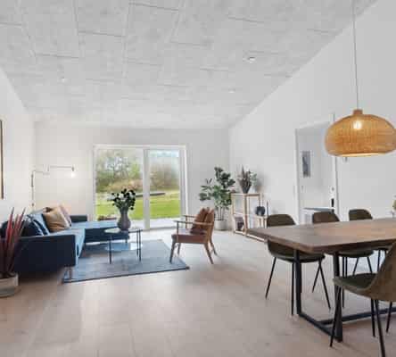 townhouse Lyst og venligt rækkehus tæt på byens faciliteter