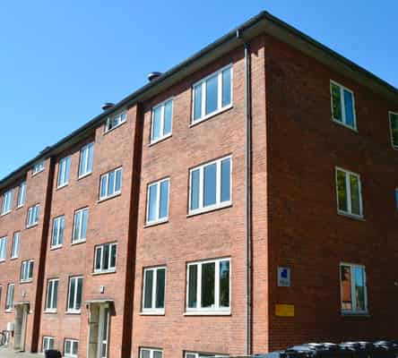 apartment Stor 2-værelses lejlighed med elevator og moderne køkken