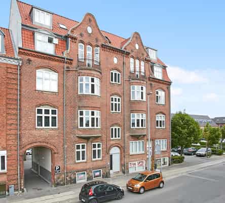apartment 4 værelses lejlighed på 112m2 med altan