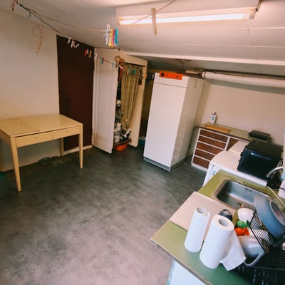 Et eller to værelser med køkken og bad udlejes i Villa med have beliggende i Gierslev ved Høng.
 - Solbjergvej, Høng - 3