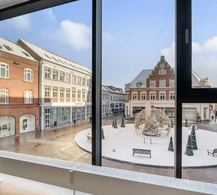 apartment Large bright apartment with fantastic views over the beautiful Store Torv.
