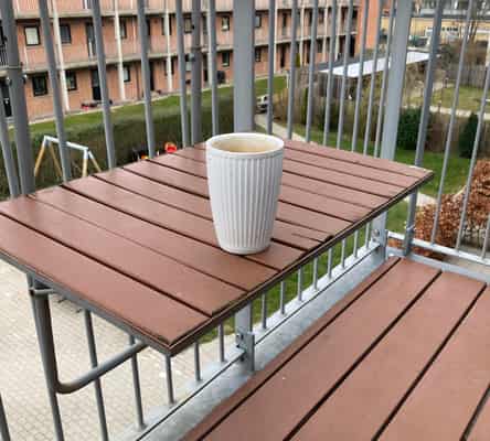 apartment RESERVED—-Cozy apartment close to the metro and shopping, rented out for one month as I am away traveling.