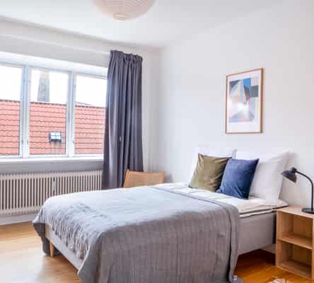 room Small, newly renovated room with balcony in the city center