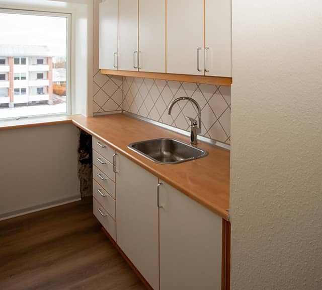 apartment Renovated apartment with new windows and floors