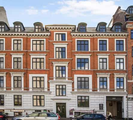 apartment Lys og moderne 4-værelses lejlighed i København V