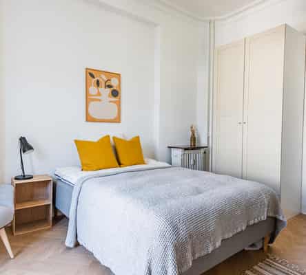 room Bright room with private balcony in Østerbro