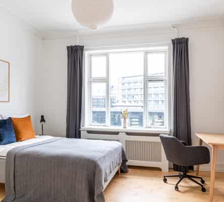 room Renovated room in a large apartment in Frederiksberg