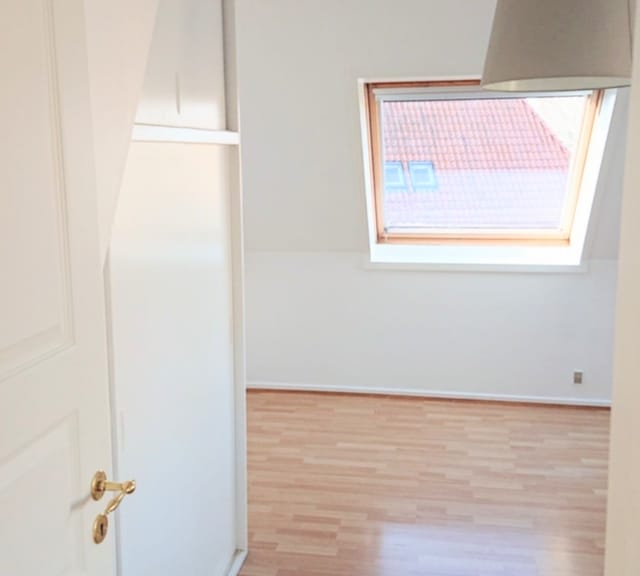 apartment Nyrenoveret villalejlighed i to planer med to altaner 
