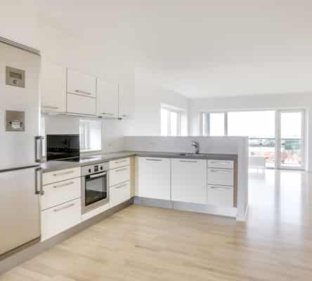 apartment Large 136 m² apartment with balconies and sea view