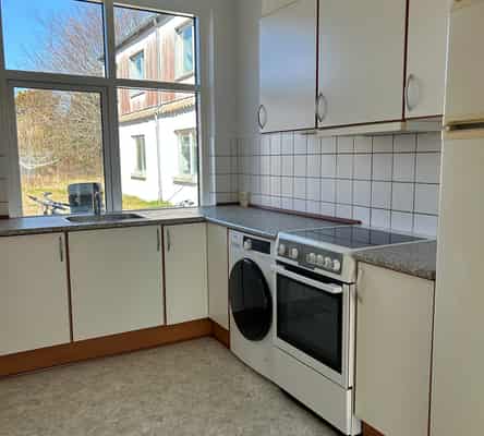apartment Newly renovated 3-room apartment with washer-dryer
