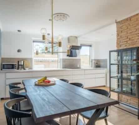 apartment Møbleret 3-værelses lejlighed med terrasse og parkering