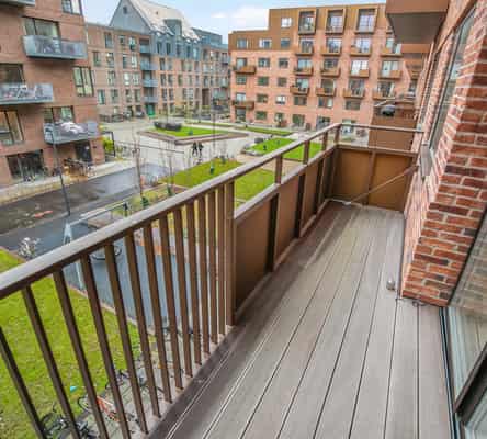 apartment Lys 4-værelses lejlighed med privat altan