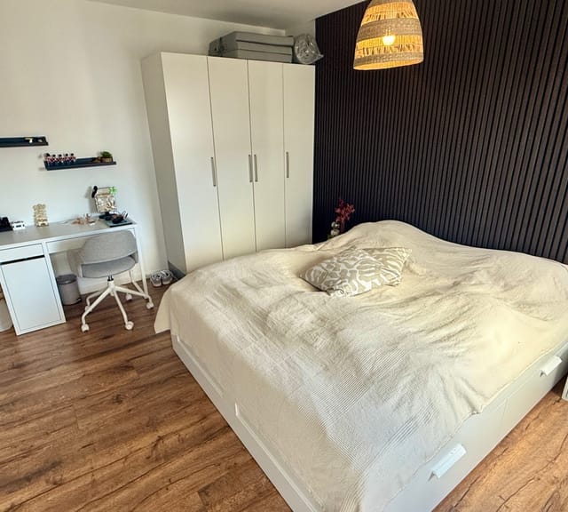 apartment Moderne lejlighed med altaner og depotrum