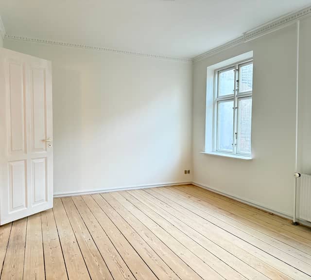 apartment Inviting 2-room apartment with quiet courtyard location