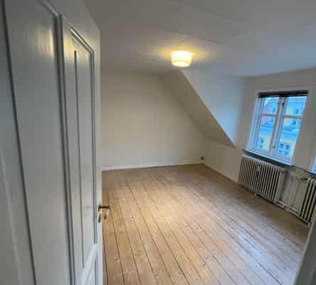 apartment Central 2-room apartment at a good price