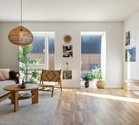 townhouse Family-friendly townhouse with a southwest-facing garden