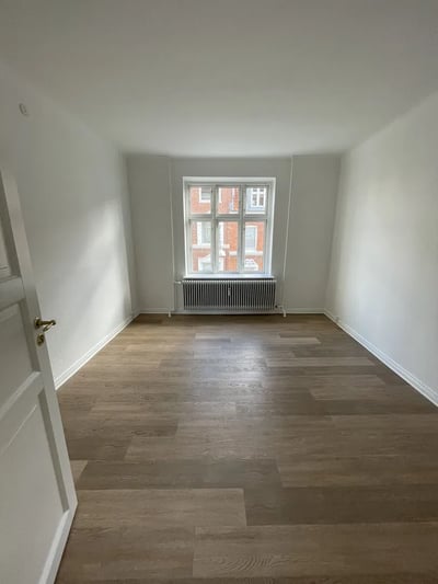 Indflytningsklar bolig med sydvendt altan i Vestbyen - Helgolandsgade, Aalborg - 1