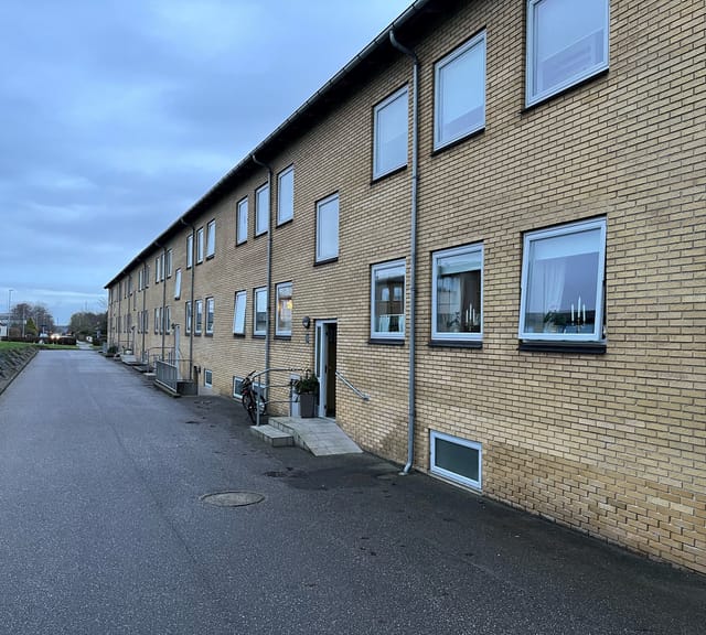 apartment Lys 3-værelses lejlighed med sydvendt stue