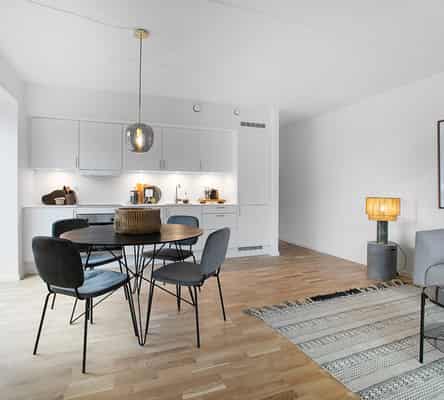 apartment Lys 2-værelses med altan i Kirkebjerg