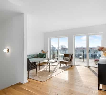apartment Rummeligt toplans rækkehus med havudsigt i Nivå