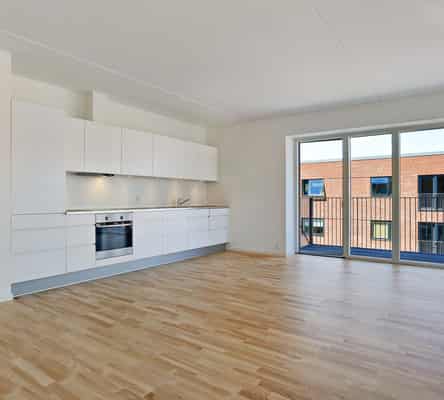 apartment Lys 4-værelses på 5. sal i Valby med altan