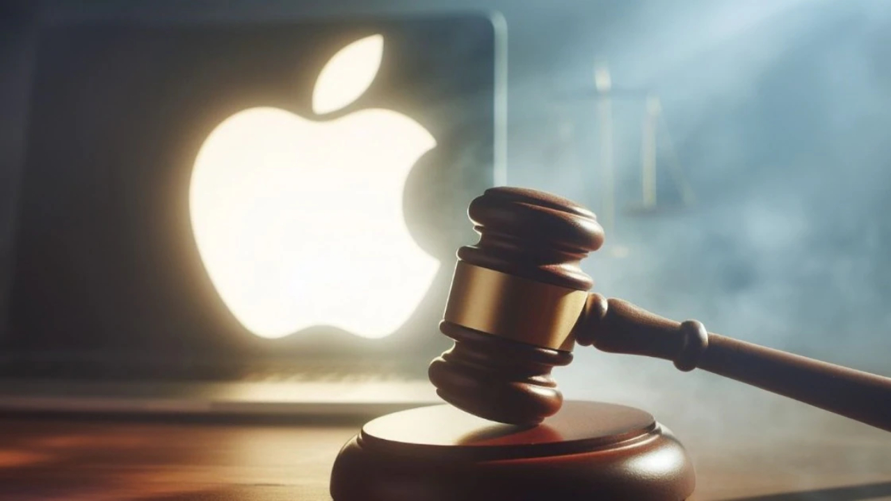 TechDogs-"A Representative Image Of Apple's Logo Blended With A Legal Angle"