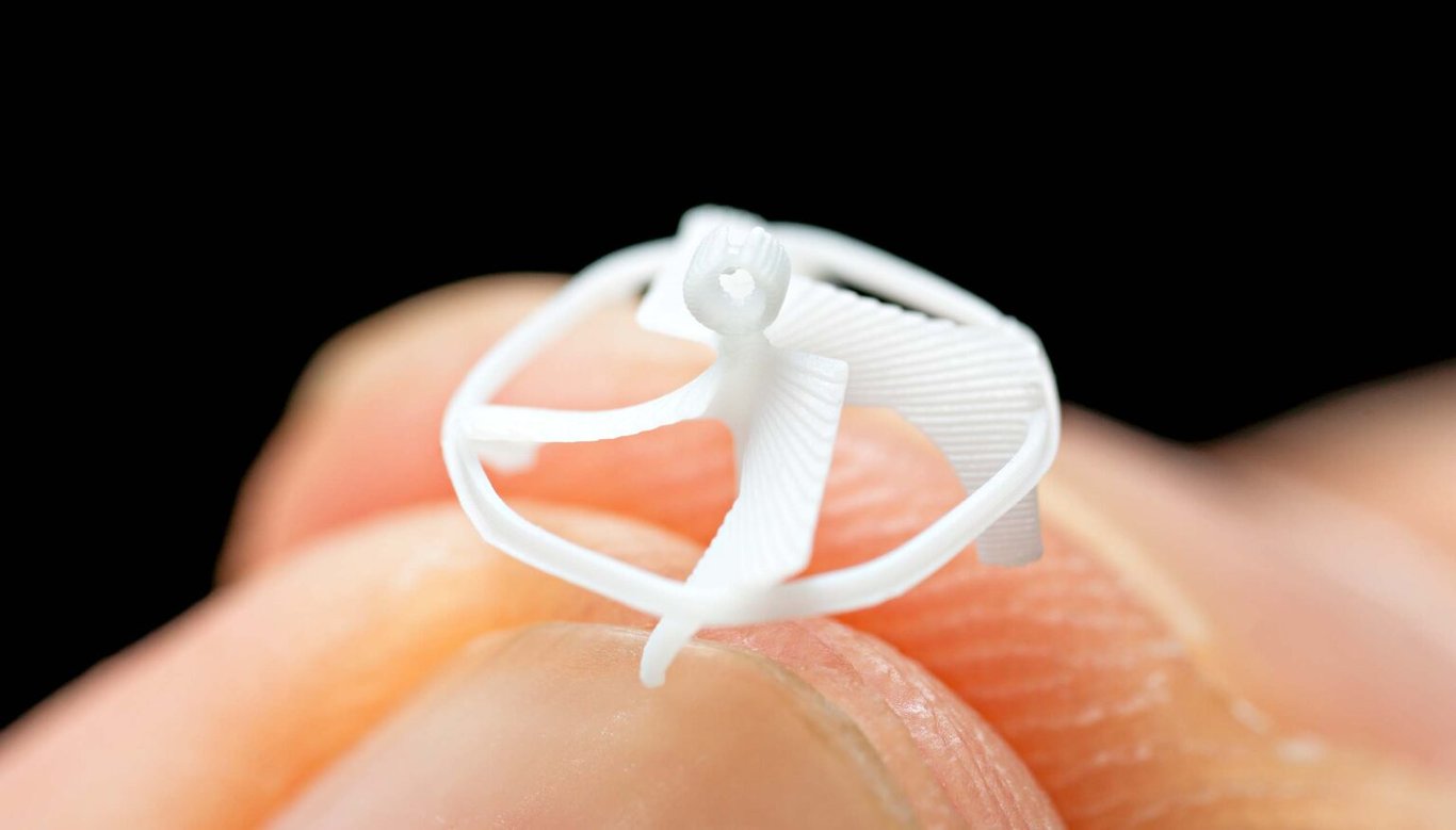 TechDogs-"An Image Of The World’s Smallest Wireless Robot Created By The UC Berkely Engineers"