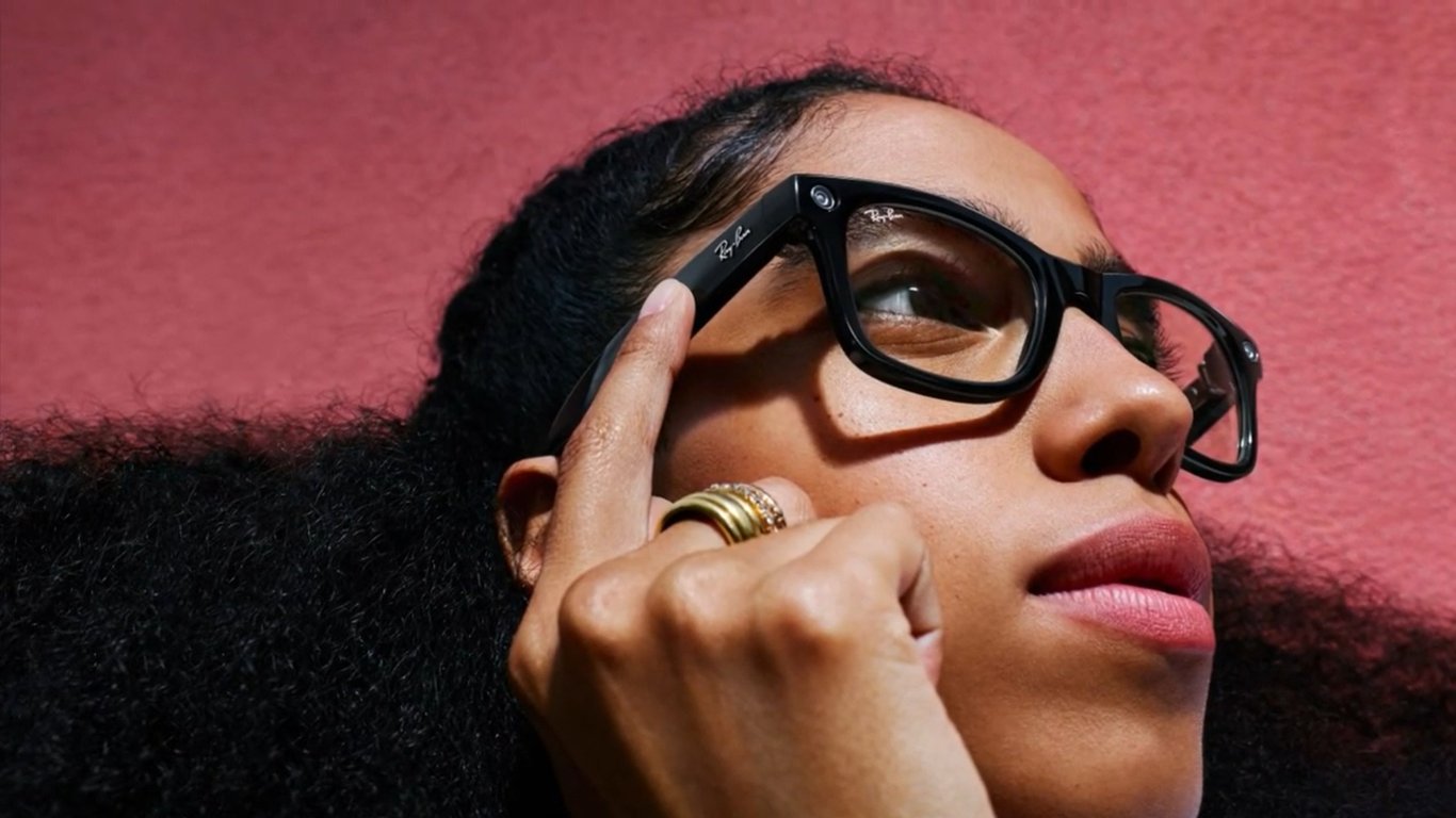 TechDogs-"An Image Showing Meta Ray-Ban Glasses"