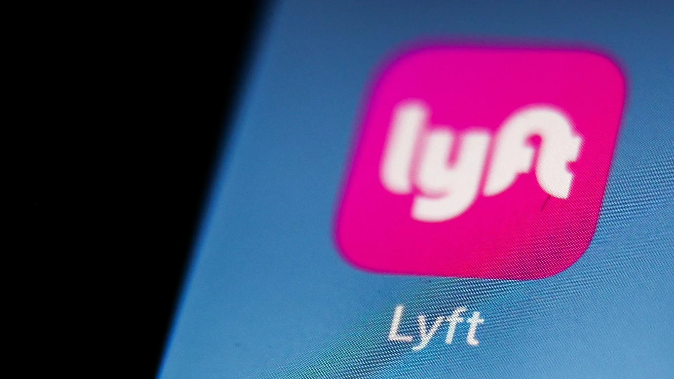 TechDogs-"An Image Of Lyft's Logo"