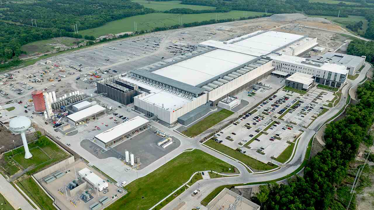 TechDogs-"An Image Of Texas Instruments’ New 300mm Semiconductor Fabs (SM1 And SM2) In Sherman, Texas"
