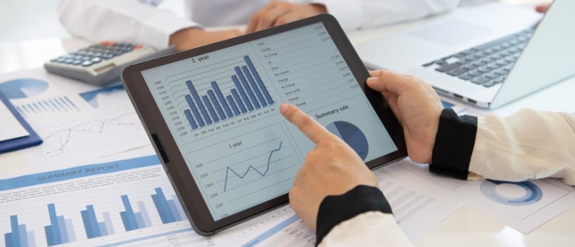 Manual Close vs. AI-Driven Financial Close: Which One Wins In 2025?