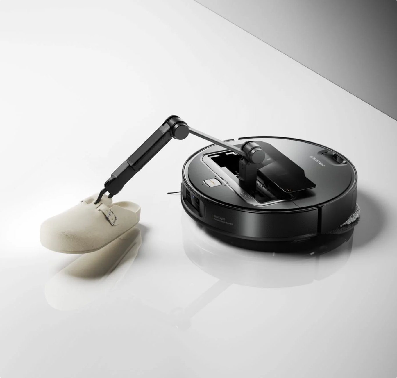 TechDogs-"An Image Of Roborock’s Saros Z70"