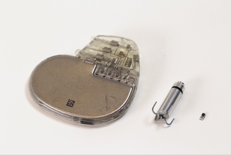 TechDogs-"An Image Of (From Left) A Traditional Pacemaker, A Leadless Pacemaker And The New Pacemaker Designed By Northwestern University Engineers"